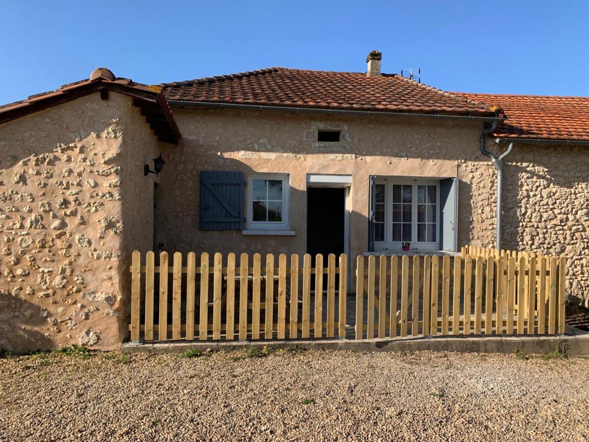 Studio indépendant à Brantôme en Périgord Puyjoubert Extérieur photo